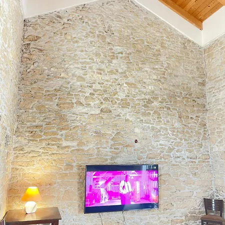 Apartment Labirint King